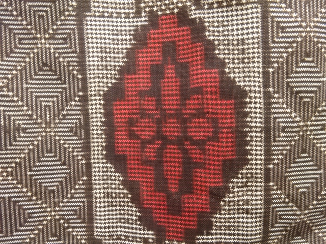 JAPANESE KIMONO / ANTIQUE KIMONO / SILK / DORO OSHIMA TSUMUGI / WOVEN FLORAL CREST SARASA